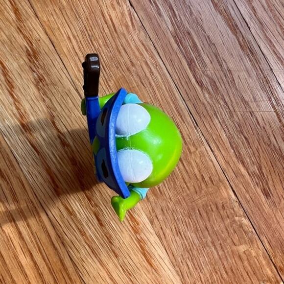 Disney Junior Muppets Babies Kermit Banjo Figure Toy‎ or Cake Topper - Picture 4 of 5